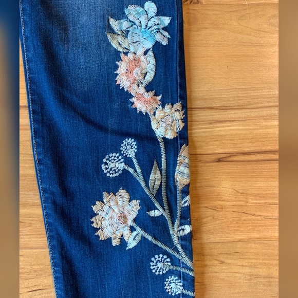 Jessica Simpson Kiss Me Super Skinny Jeans - Picture 2 of 7